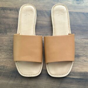 LIKE NEW Hollister Tan Sandals, Slides | Size 7-8 | EU 38-39